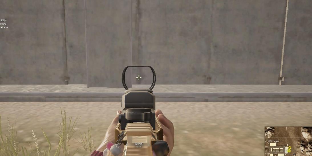 和平精英怎么蹲下扔烟雾